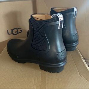 Ugg rain boots